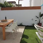 Сasa de vacaciones Cozy, House , By Mahbovillas *