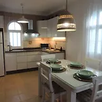 Cozy, House , By Mahbovillas Сasa de vacaciones