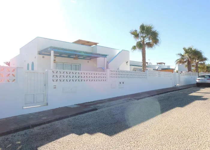 Cozy, House , By Mahbovillas Holiday home