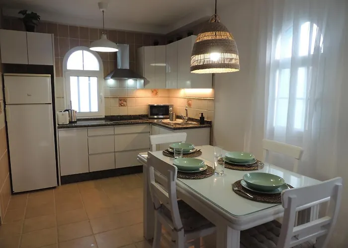 Cozy, House , By Mahbovillas Holiday home