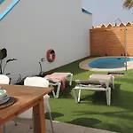 Casa vacanze Cozy, House , By Mahbovillas